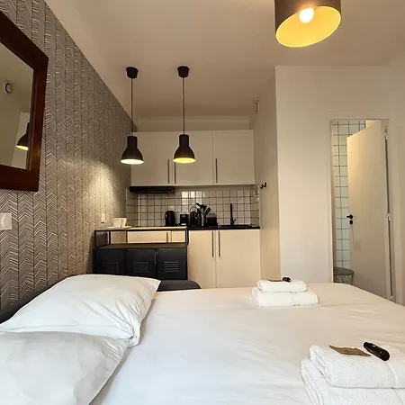 Elegant - 2 Guests - 2 Min Walk From Metro Parigi