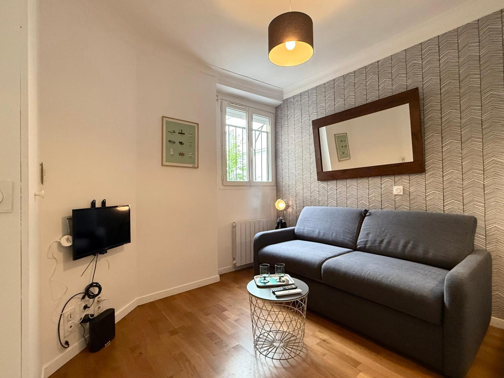 Elegant - 2 Guests - 2 Min Walk From Metro