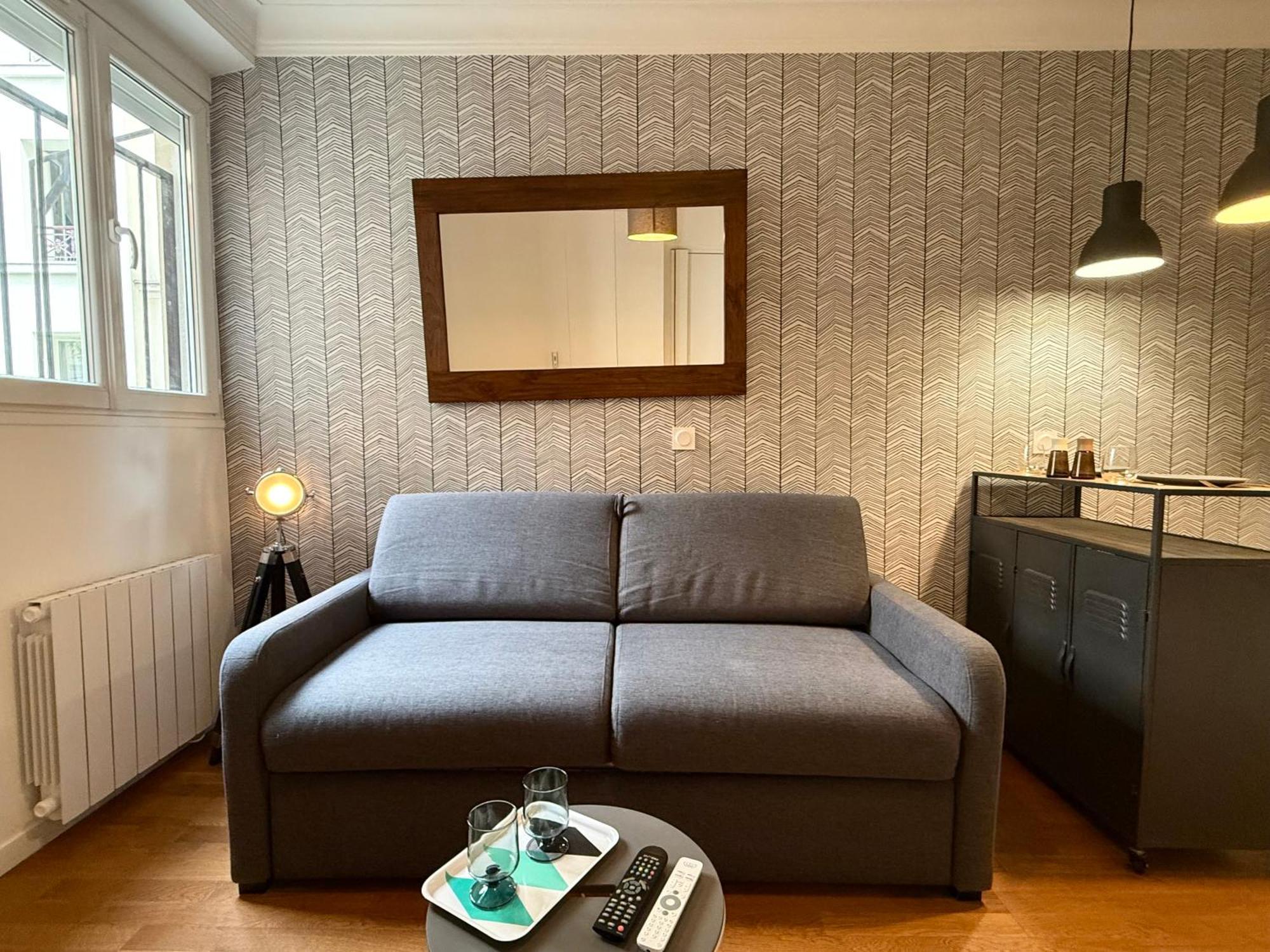 Appartamento Elegant - 2 Guests - 2 Min Walk From Metro Parigi